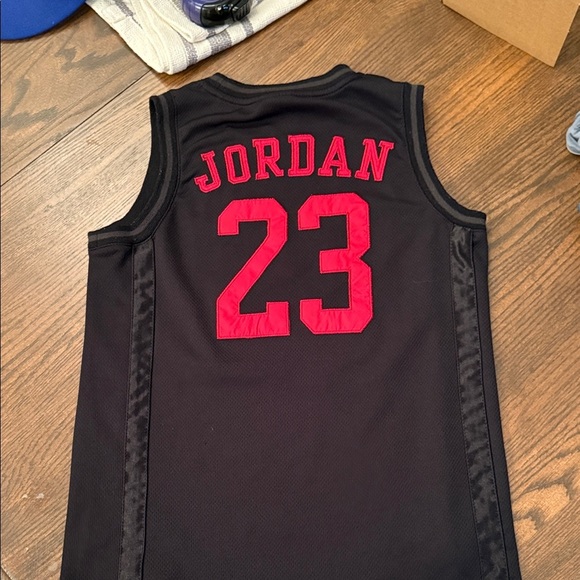 Air Jordan Kids Black and Red Air 23 Jersey. Size 8-10 - Picture 5 of 5